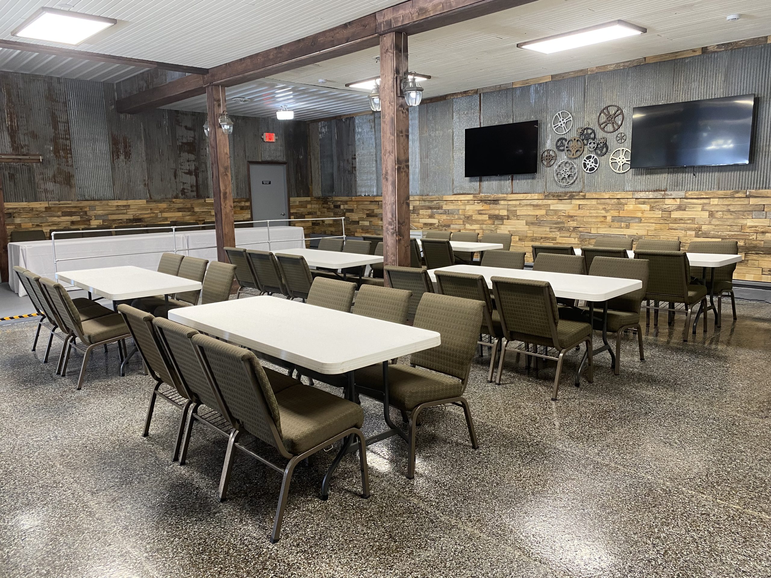 The Gray Pearl 6 (six) foot table set up